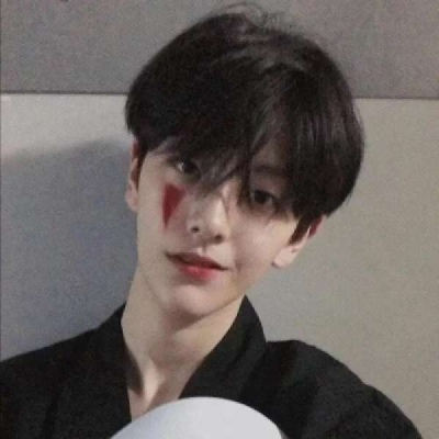 一个没人的笨蛋！