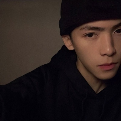 帅气成熟魅力男生头像