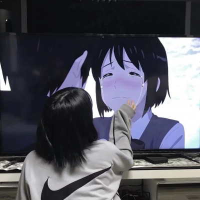 你眨眨眼，就变成一颗星星落入我的心