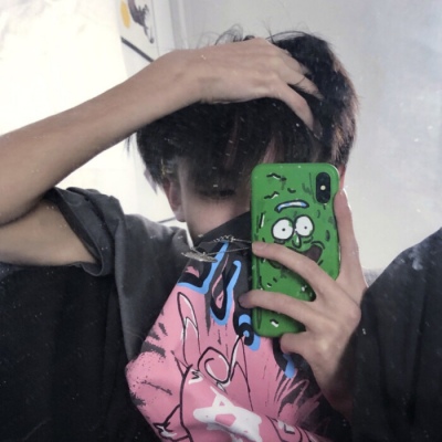 二兽: 成熟高冷真人魅力小众风格男头