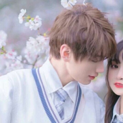 林思韵 : 一对两张 干净 情头