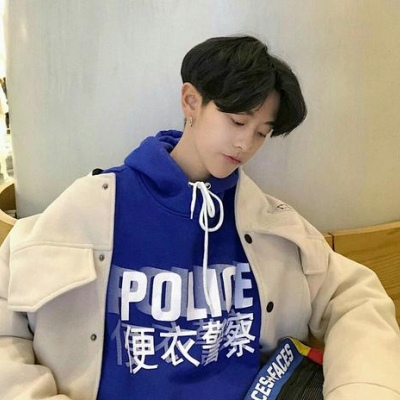 成熟稳重#小哥哥_甜依依