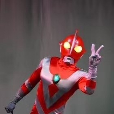 阿书：搞笑可爱开黑团头