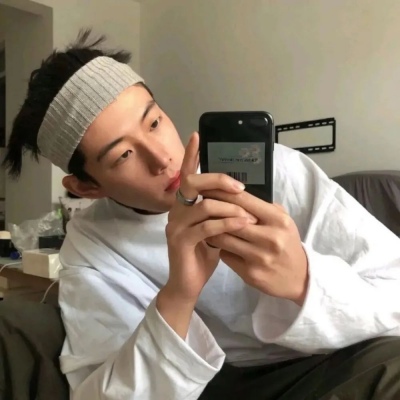 男生头像1苏遇：何以解忧，唯有暴富