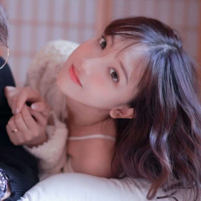 江郁:唯美真人情侣头像