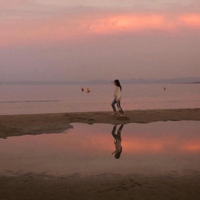 枕上轻寒窗外雨 眼前春色梦中人