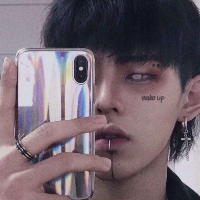 林蒽熙:想变成黑色 你一闭眼就能看见我。