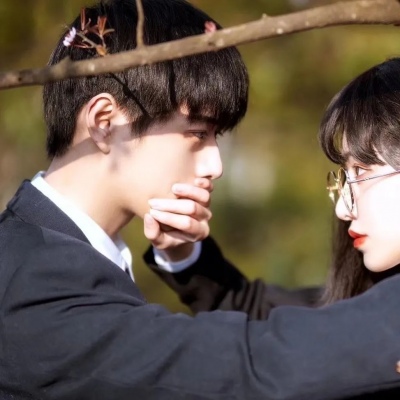 江孑 一对两张唯美真人甜蜜情头