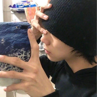 帅气超酷时尚男生头像/天气也回春了，故事也该翻篇了