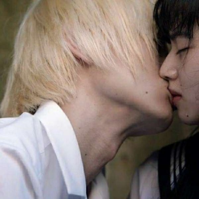 真人情头  我很爱你我们一起走过很多的路，但最后还是分离。