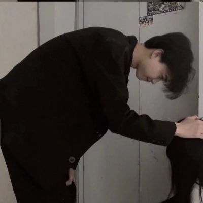 “你为我弯腰，我才敢为你踮脚”