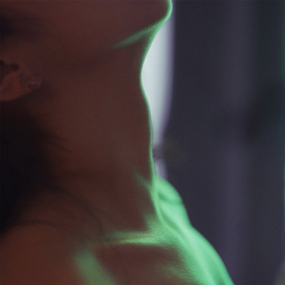 想问问你现在几点 也没别的意思 就是提醒你不早了 也该喜欢我了