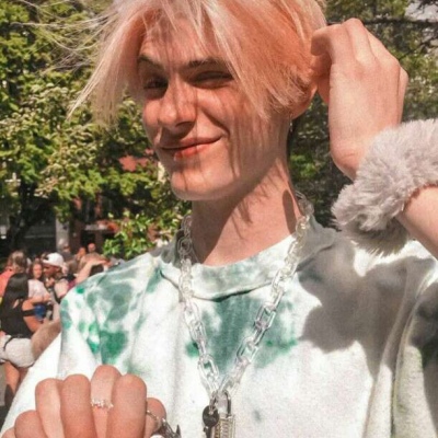 人一旦有了期待，心情就会变得忽明忽暗