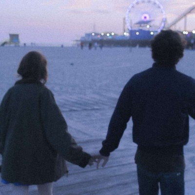 我们的故事终将变成泛黄的老照片但就在此刻，我们拥有无限。 ​​​