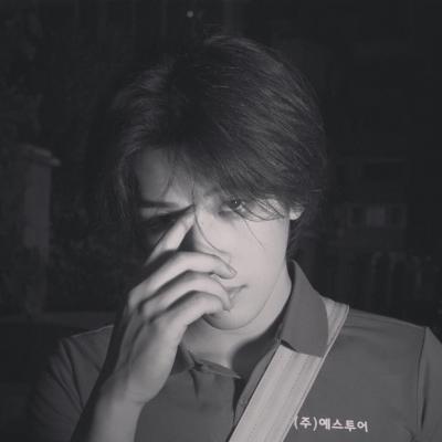 男生头像 反正就是喜欢你赖上你了拿我没辙