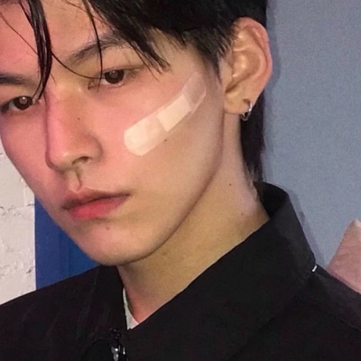 奶酪 男生成熟拽高冷头像