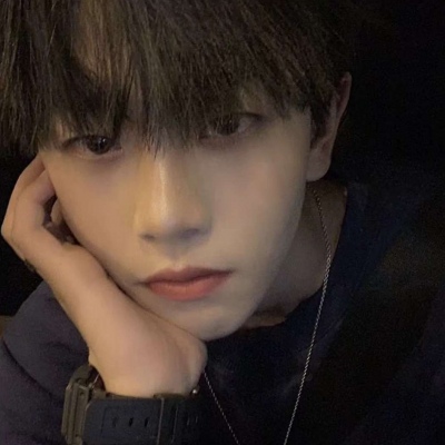 江宴：高冷成熟男头“下雨的晚上看星星 明知没结果却还要等.”