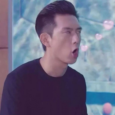 现实和理想的拉锯，只留下了一片狼藉。/搞怪沙雕头像