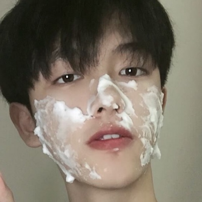 暗恋是一种礼貌， 暗地里盖一座城堡。