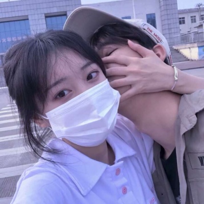 江郁:一对两张真人唯美情侣头像