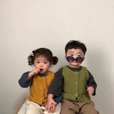 情侣头像。一房二人三餐四季