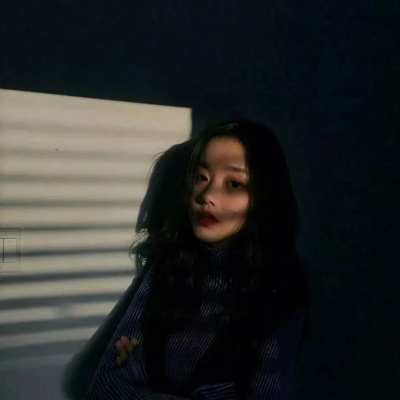 那些快乐被扔在了角落/知然