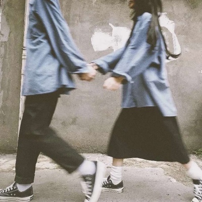 甜蜜浪漫情侣头像  滴，汇报一下，今天也很喜欢你呢