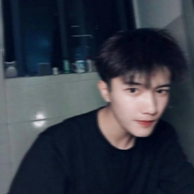 七漆 男头 做一个寡人，却心有一片海的人