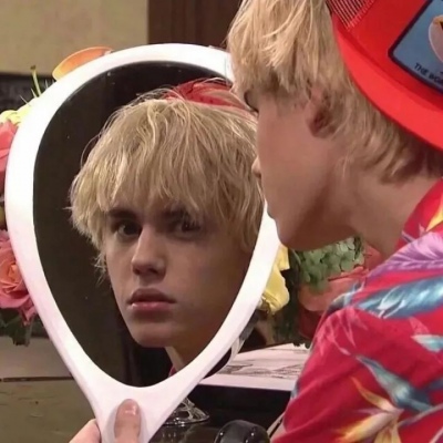 欧美男孩纸的头像来啦（第四张貌似有点...）