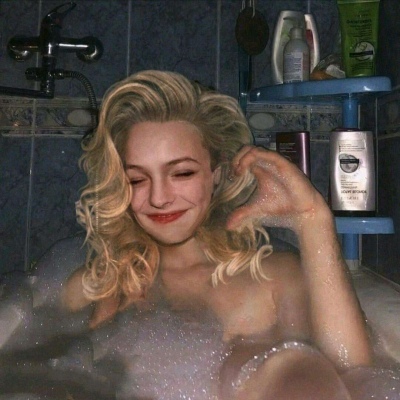 池乔：男女互拍唯美真人情头