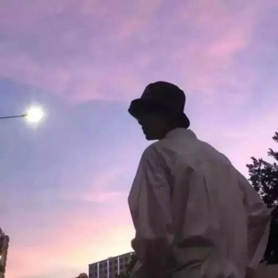 成熟稳重／男生头像／到头来 是我自作多情