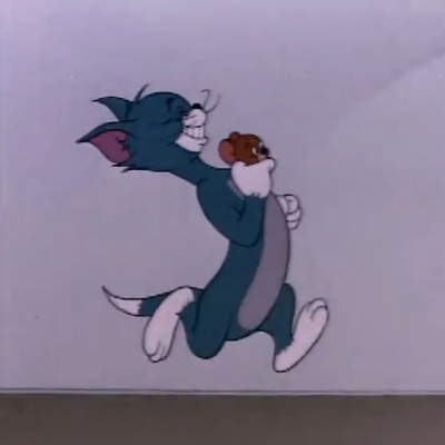 情侣头像｜有没有人喜欢干净的女孩子，我把钱花干净了。