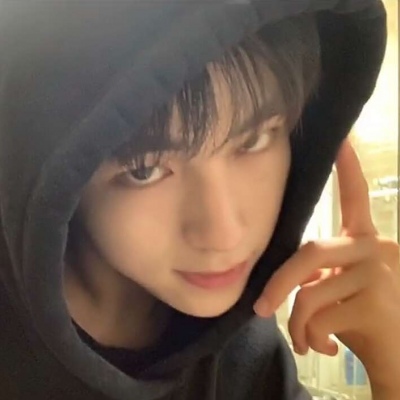 着来我要露点马脚，好让你知道我喜欢你