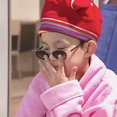 冷澈:粉红男孩头像