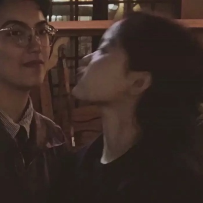 ［情侣头像］我本俗世庸俗者 生就七情徒寂寞